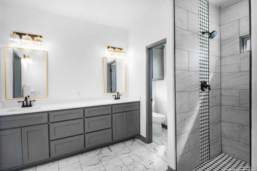 Furnished interior view inside a new home in , Corpus Christi (Image 10).