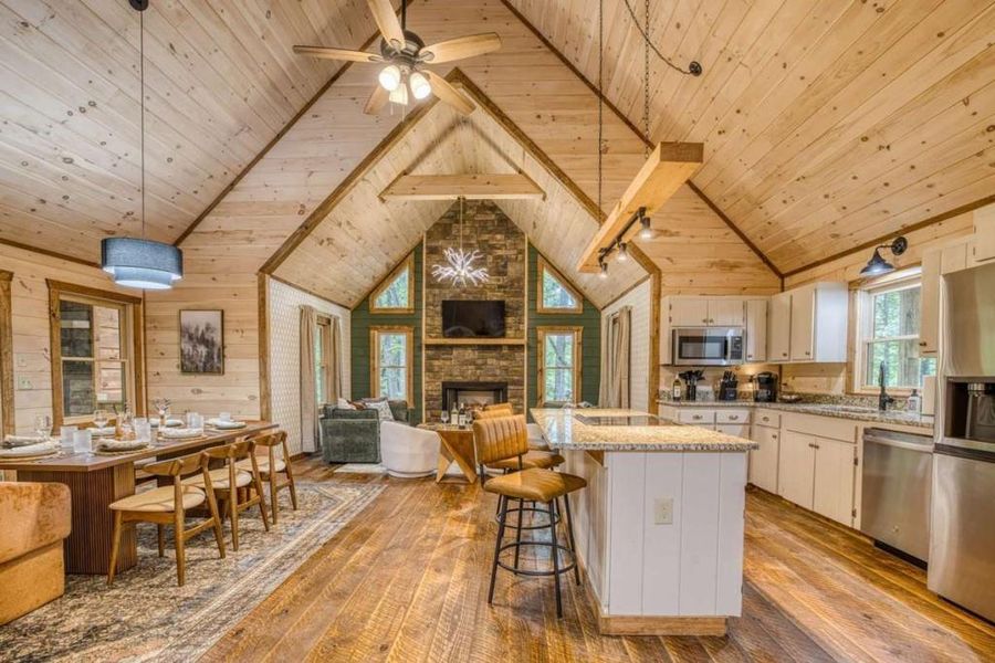 Community amenities in , Blue Ridge (Image 52).