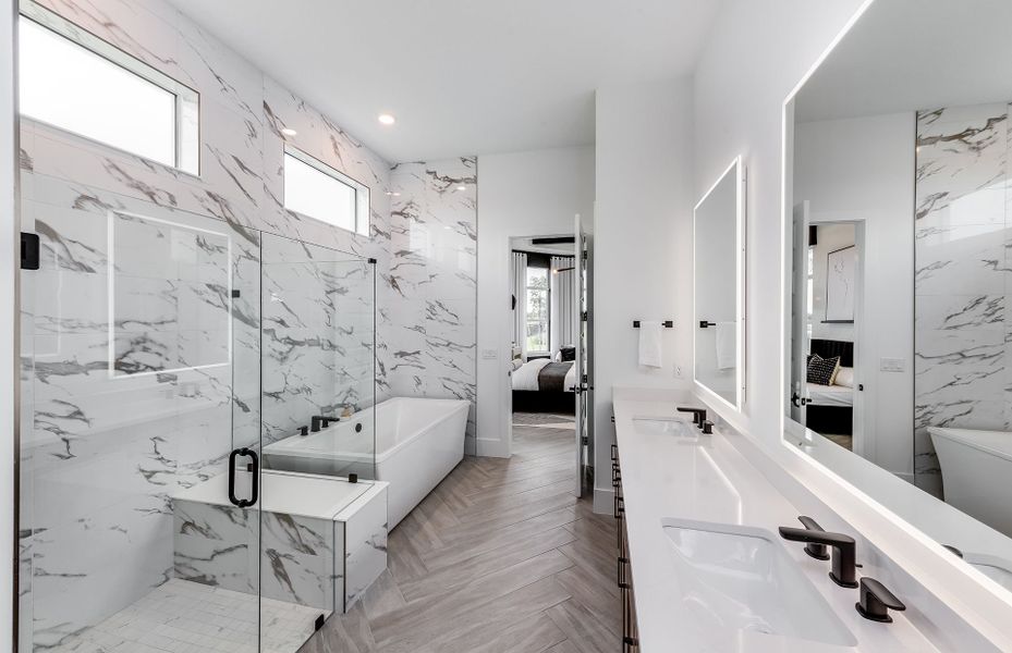 Owner's Bathroom Owner's Bathroom