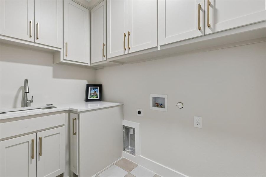 Furnished interior view inside a new home in , Sherman (Image 12).