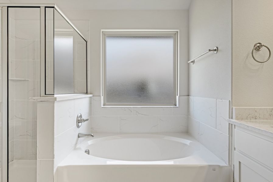 Representative furnished interior of a home built from the Rio Grande by UnionMain Homes in Elevon, Lavon (Image 8).