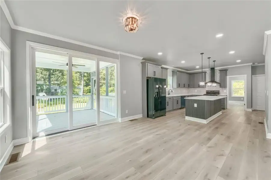 Spacious, unfurnished interior of a new home in , Atlanta (Image 16).