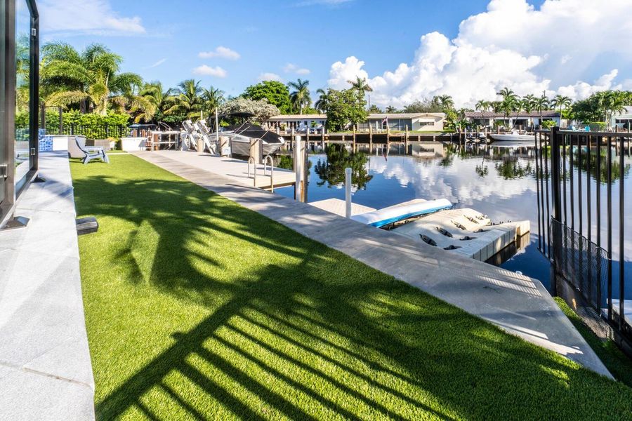 Community amenities in , Lighthouse Point (Image 58).