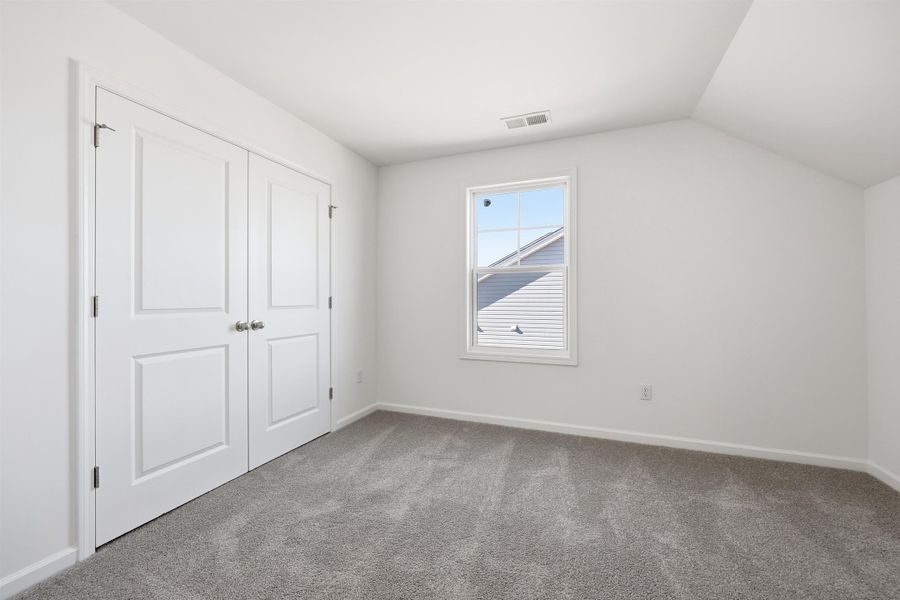 Spacious, unfurnished interior of a new home in Edgefield, Loris (Image 26).