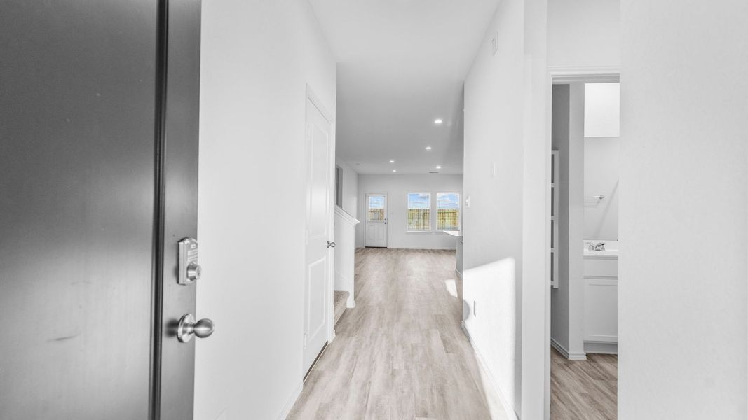 Spacious, unfurnished interior of a new home in Tamarron, Fulshear (Image 16). Spacious, unfurnished interior of a new home in Tamarron, Fulshear (Image 16).