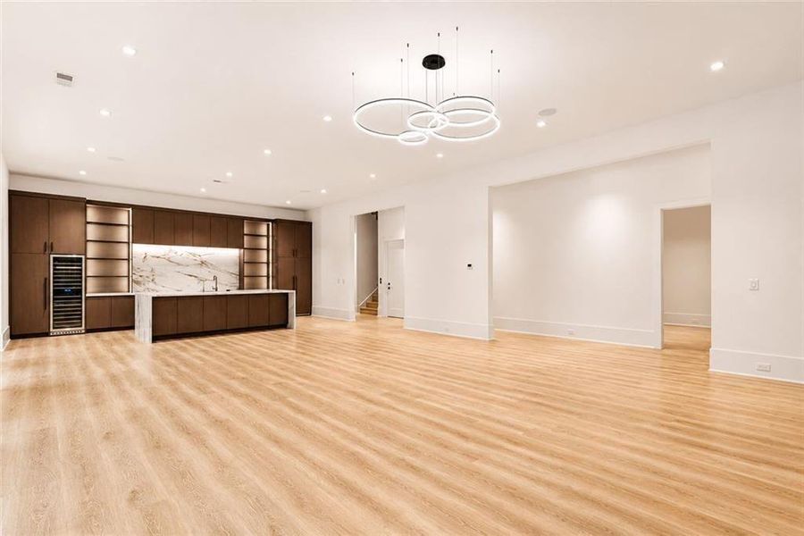 Spacious, unfurnished interior of a new home in , Alpharetta (Image 89).