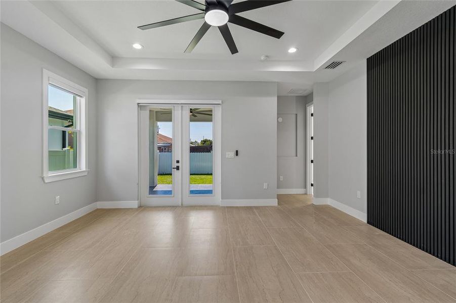 Spacious, unfurnished interior of a new home in , Tampa (Image 75).