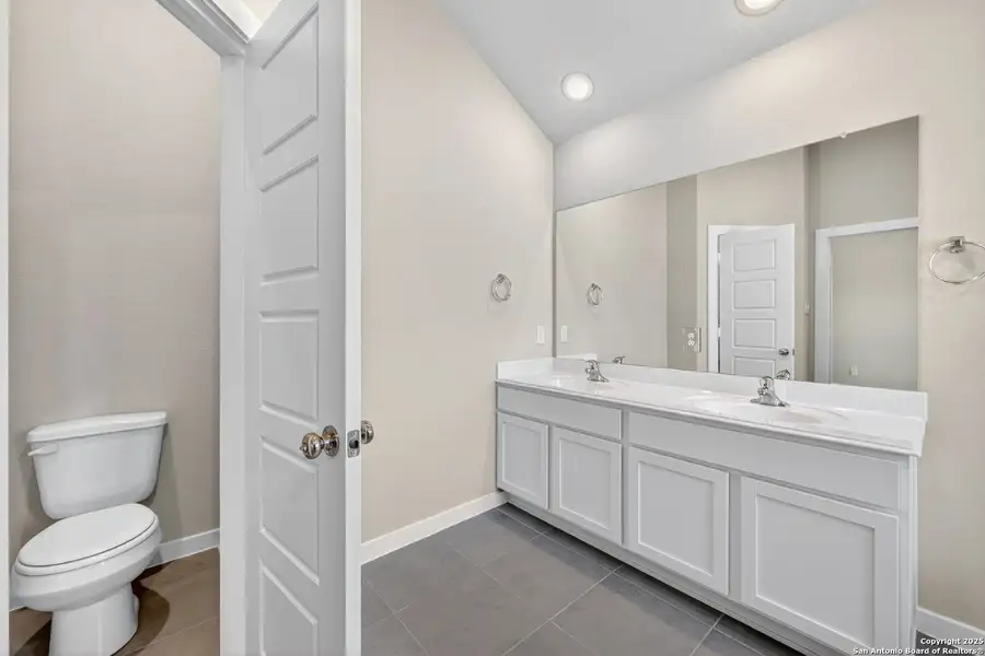 Furnished interior view inside a new home in Winding Brook, San Antonio (Image 5).