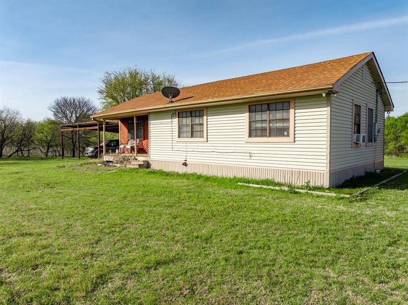 Exterior details and patio area of a home in , Grandview (Image 12).