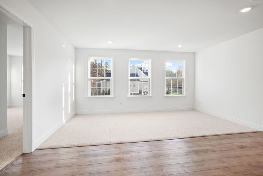 Spacious, unfurnished interior of a new home in Forest Creek, Waxhaw (Image 40).