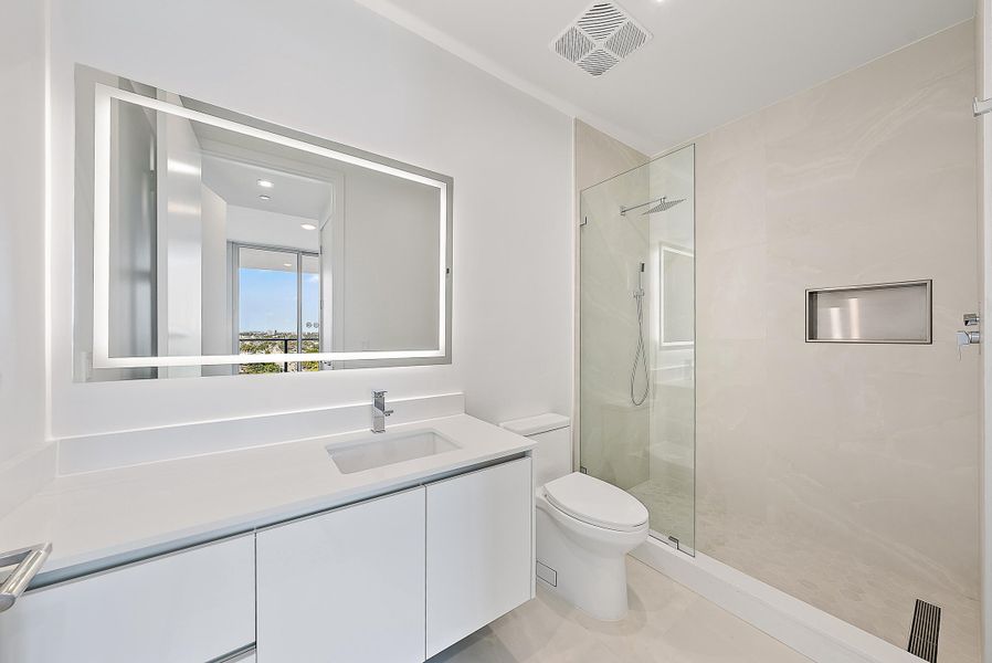 2nd Bathroom 2nd Bathroom