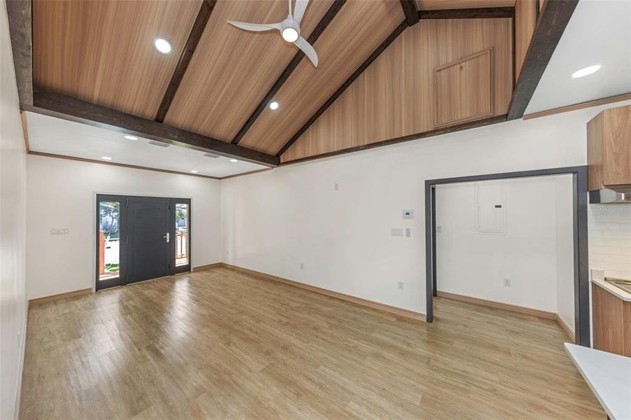 Spacious, unfurnished interior of a new home in , St. Petersburg (Image 25).