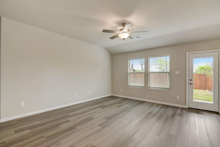 Spacious, unfurnished interior of a new home in Stratton Place, Greenville (Image 12).