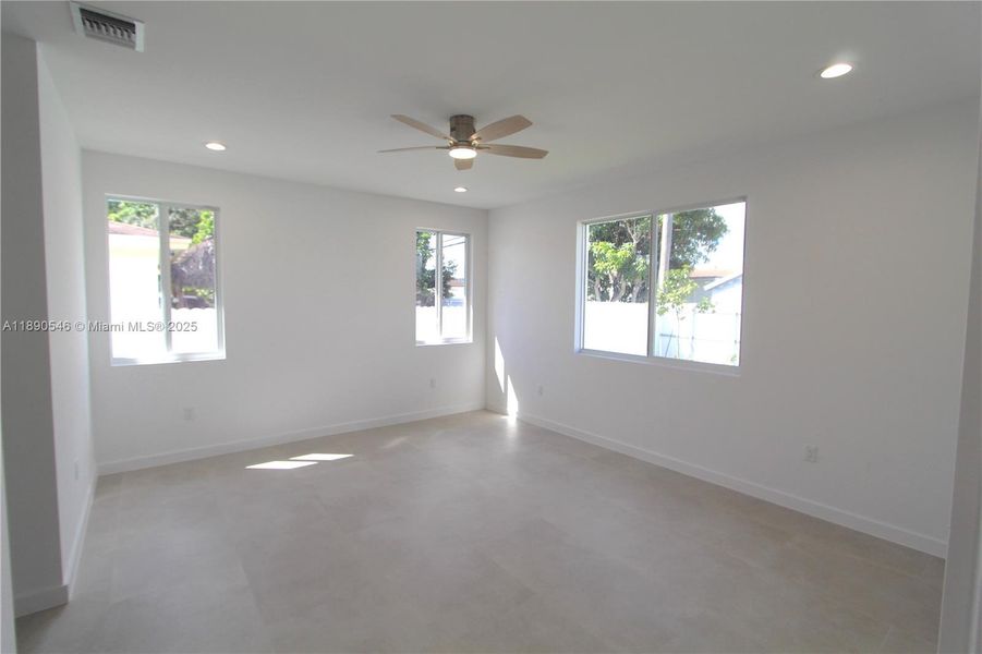 Spacious, unfurnished interior of a new home in , Miami (Image 23).