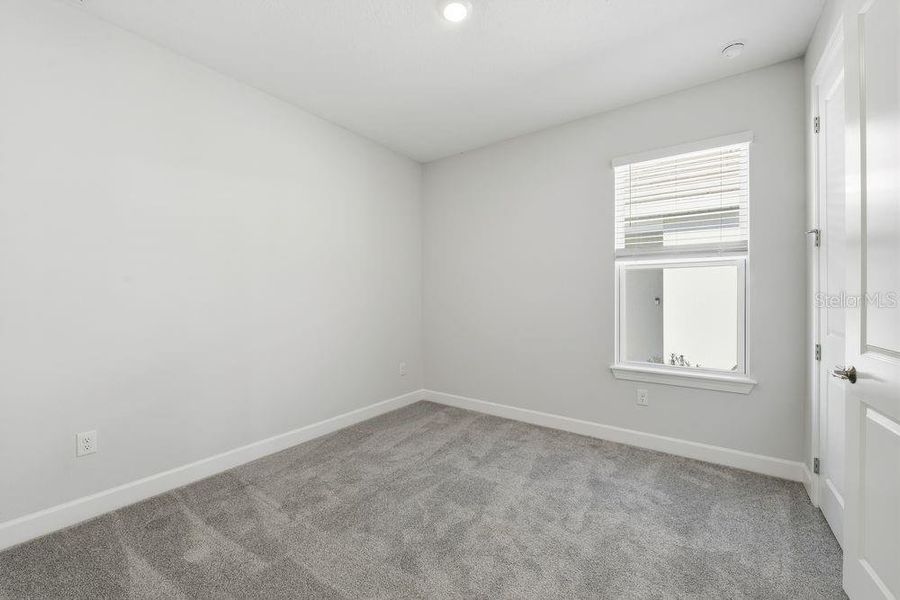 Spacious, unfurnished interior of a new home in Coasterra Community Group Page, Palmetto (Image 20).