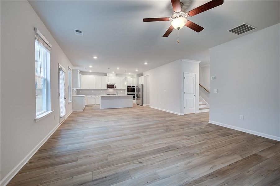 Spacious, unfurnished interior of a new home in Cooper Park, McDonough (Image 15).