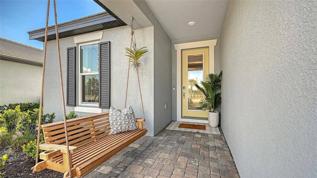 Exterior details and patio area of a home in , Bradenton (Image 24).