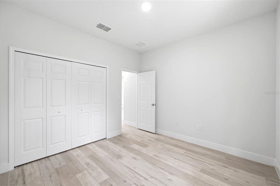 Spacious, unfurnished interior of a new home in , Citrus Springs (Image 22).