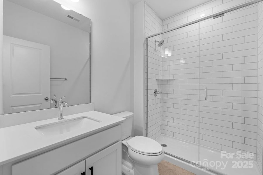 Furnished interior view inside a new home in Lakeside Glen, York (Image 6). Furnished interior view inside a new home in Lakeside Glen, York (Image 6).