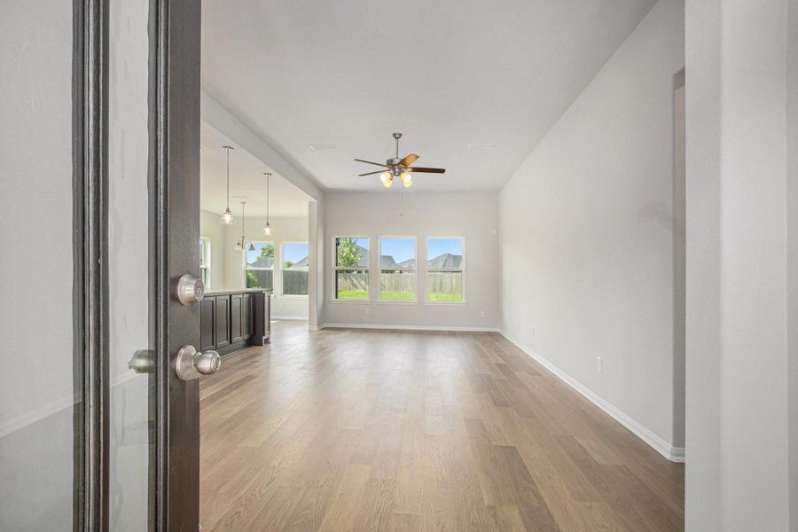Spacious, unfurnished interior of a new home in Columbia Lakes, West Columbia (Image 20). Spacious, unfurnished interior of a new home in Columbia Lakes, West Columbia (Image 20).