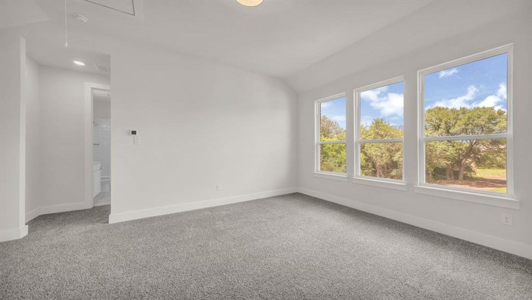 Spacious, unfurnished interior of a new home in Woodland Lakes Estates, Weatherford (Image 31).