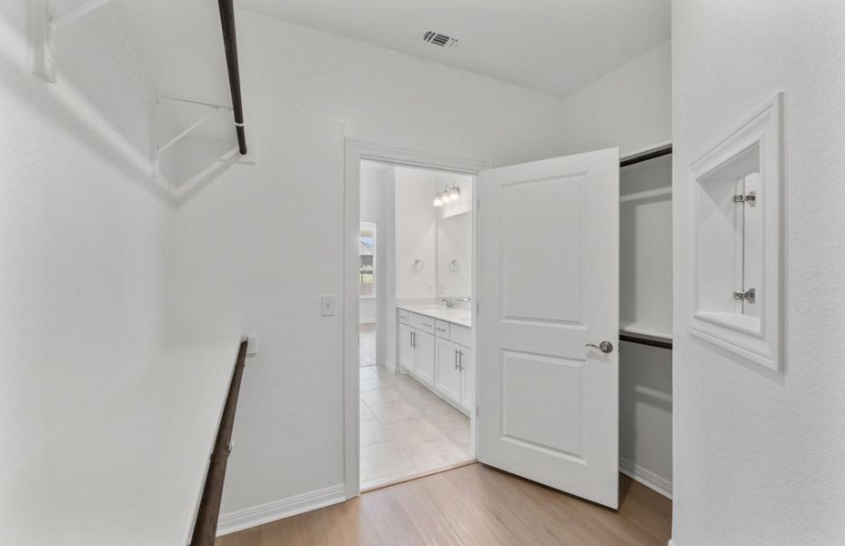 Spacious, unfurnished interior of a new home in Sun City Texas, Georgetown (Image 41). Spacious, unfurnished interior of a new home in Sun City Texas, Georgetown (Image 41).