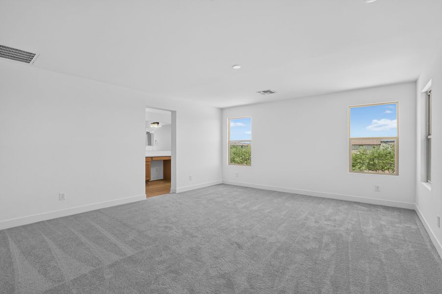 Spacious, unfurnished interior of a new home in Allen Ranches, Litchfield Park (Image 18).