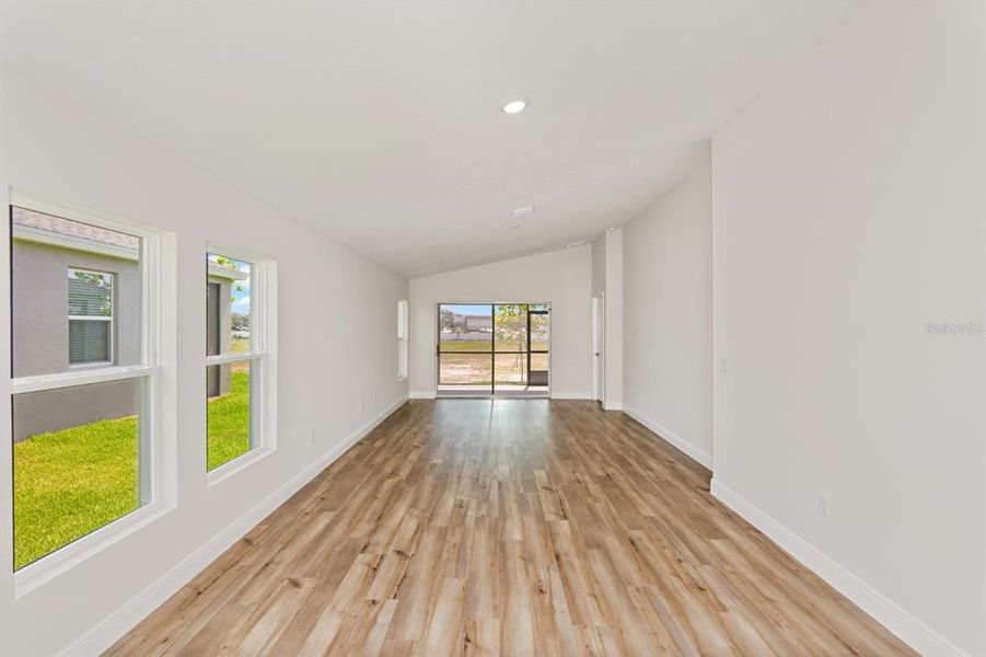 Spacious, unfurnished interior of a new home in Cherrywood Preserve, Ocala (Image 15).