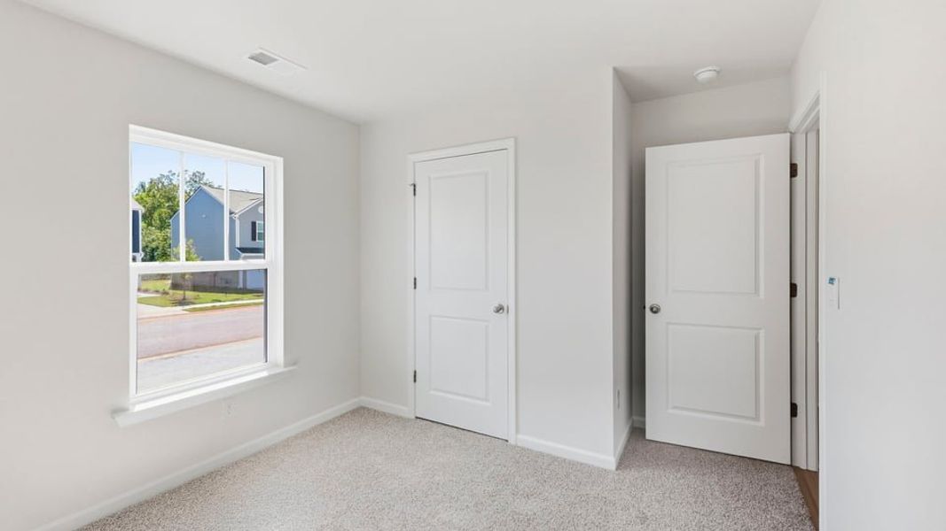 Spacious, unfurnished interior of a new home in Seneca Falls, Seneca (Image 20).