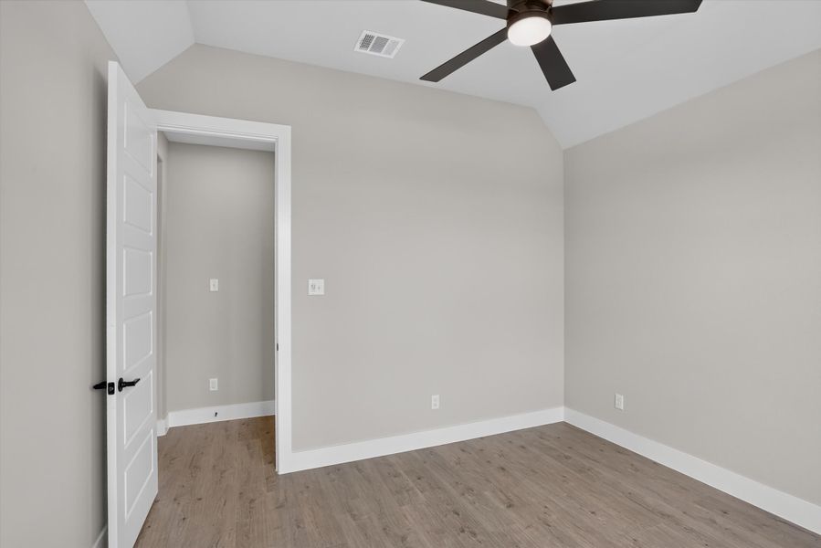 Spacious, unfurnished interior of a new home in Coyote Crossing, Godley (Image 38).