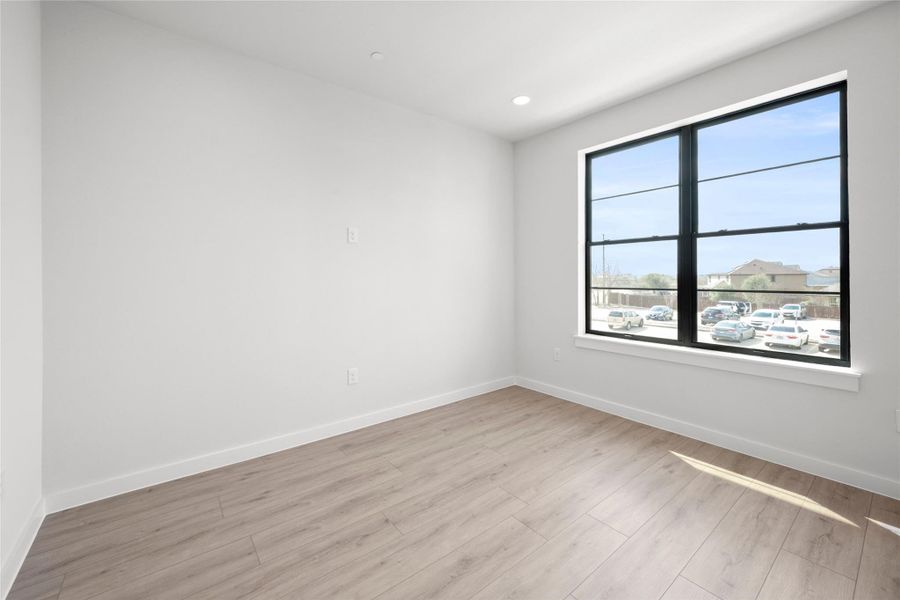 Spacious, unfurnished interior of a new home in Dovetail, New Braunfels (Image 20).