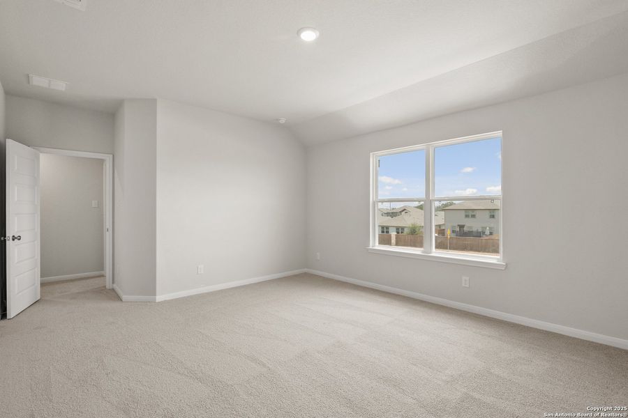 Spacious, unfurnished interior of a new home in Abbott Place, St. Hedwig (Image 22).