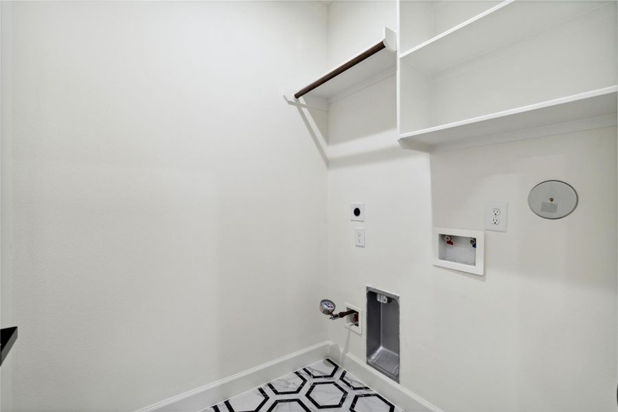 Spacious, unfurnished interior of a new home in , Houston (Image 23).