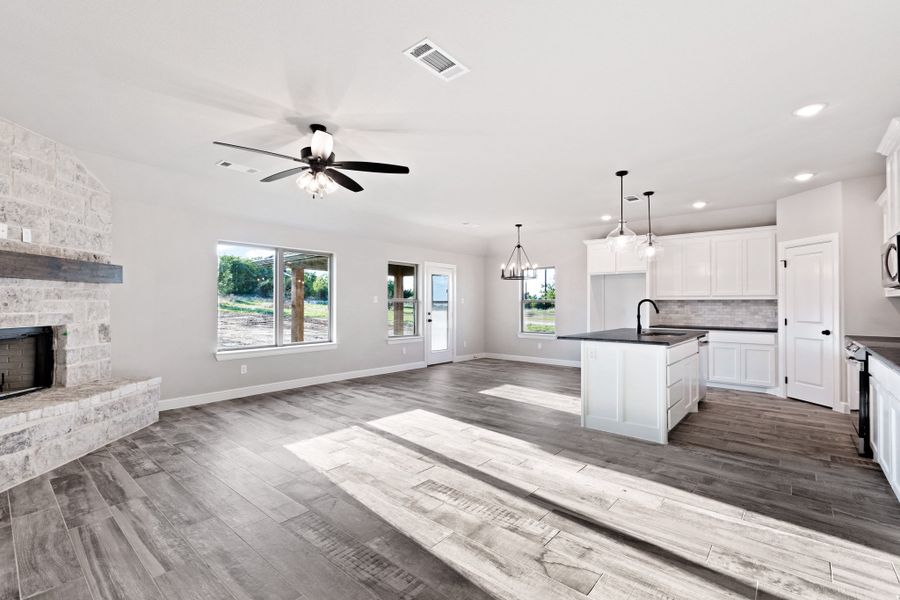 Representative unfurnished interior of a home built from the The Silverwood by Doug Parr Custom Homes in Read Ranch, Paradise (Image 14). Representative unfurnished interior of a home built from the The Silverwood by Doug Parr Custom Homes in Read Ranch, Paradise (Image 14).