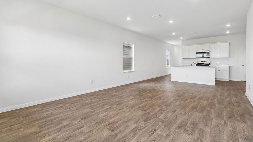 Spacious, unfurnished interior of a new home in Southgrove, Kyle (Image 17).