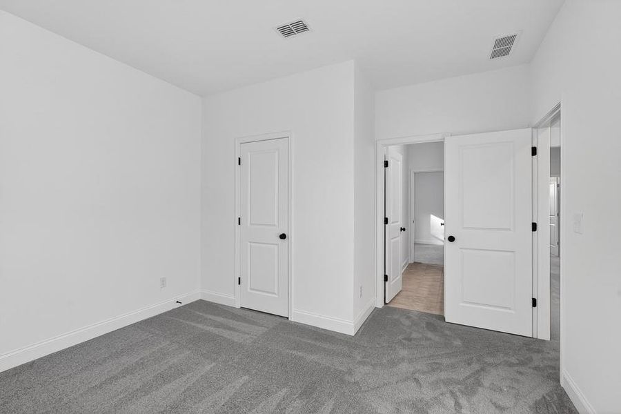 Spacious, unfurnished interior of a new home in Bailey Fence, Dacula (Image 29).