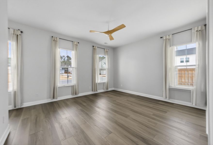 Spacious, unfurnished interior of a new home in , Summerville (Image 33).