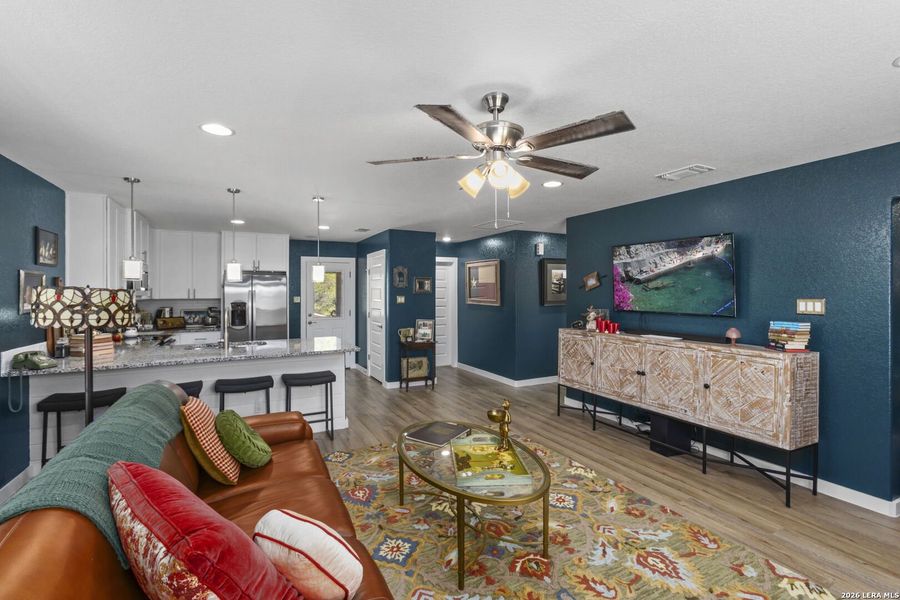 Furnished interior view inside a new home in , Bandera (Image 10).