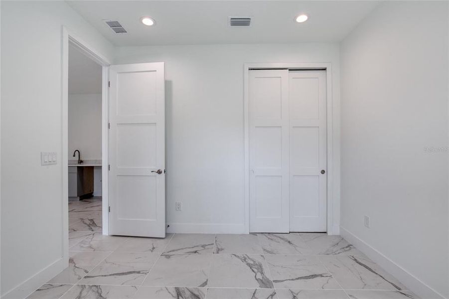 Spacious, unfurnished interior of a new home in , Daytona Beach (Image 25).