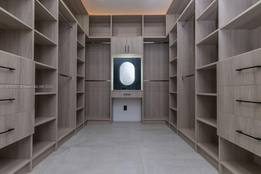 Image 22 of a home in .