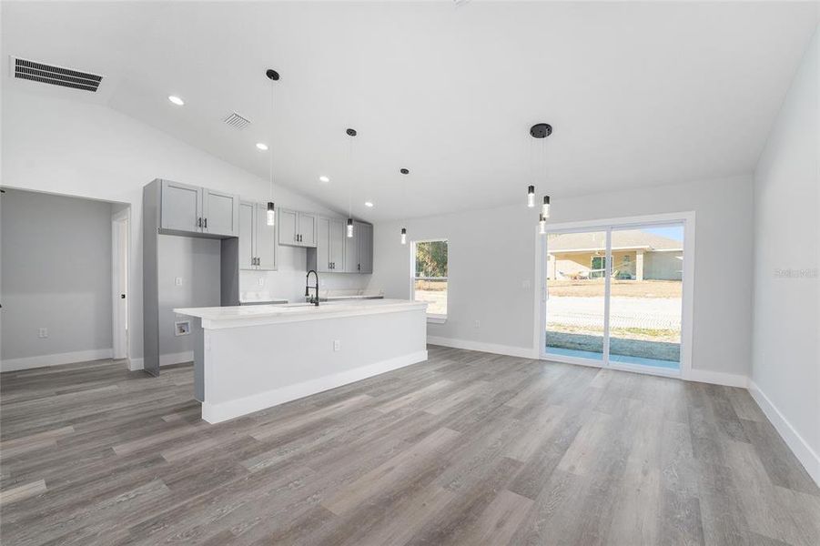 Spacious, unfurnished interior of a new home in , Dunnellon (Image 28).