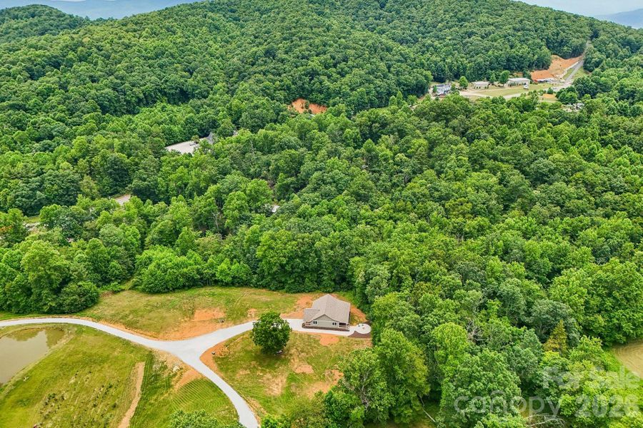 Natural landscape and outdoor views near in Spruce Pine (Image 41). Natural landscape and outdoor views near in Spruce Pine (Image 41).
