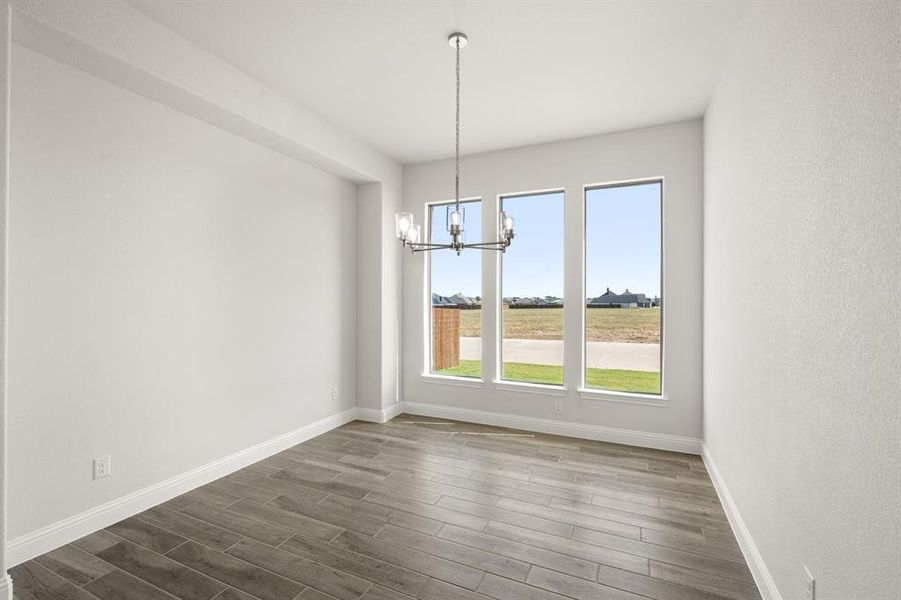 116 Grey wolf- Dining-2349 116 Grey wolf- Dining-2349