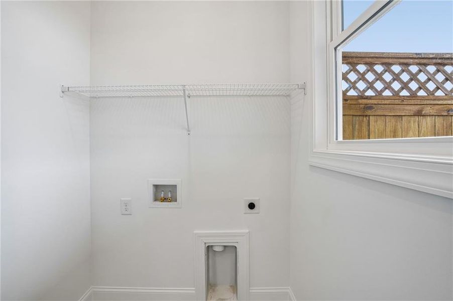 Spacious, unfurnished interior of a new home in Waterhaven, Cumming (Image 32).