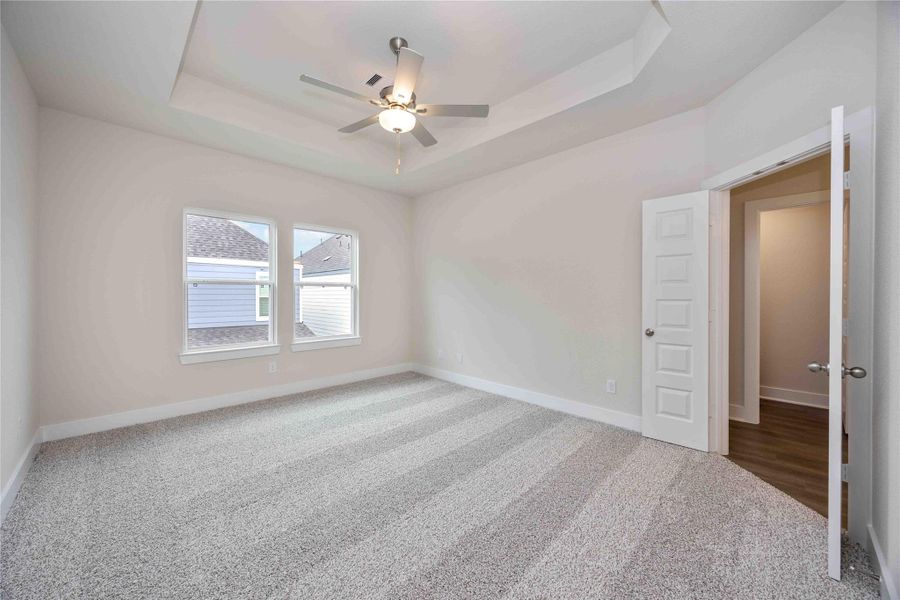 Spacious, unfurnished interior of a new home in Alicante, Houston (Image 13). Spacious, unfurnished interior of a new home in Alicante, Houston (Image 13).