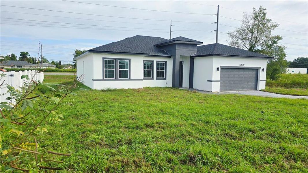 Exterior details and patio area of a home in , Ocala (Image 28).