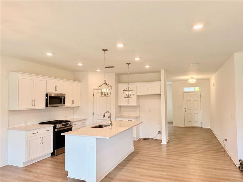 Furnished interior view inside a new home in Creekside, Dawsonville (Image 38).