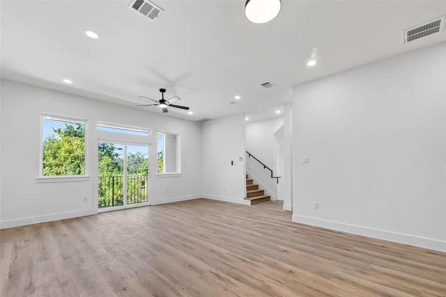 Spacious, unfurnished interior of a new home in , Houston (Image 32).
