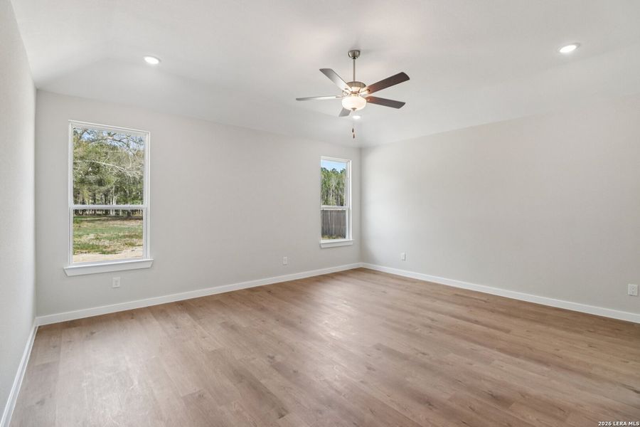 Spacious, unfurnished interior of a new home in Jordan's Ranch, San Antonio (Image 23).