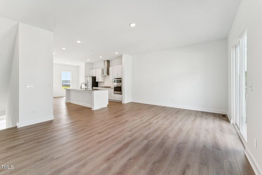 8-web-or-mls-DSC09258 8-web-or-mls-DSC09258